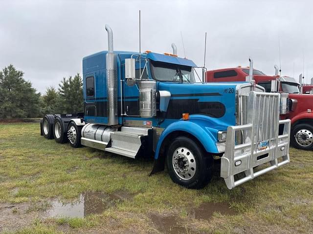 Image of Kenworth W900 equipment image 2