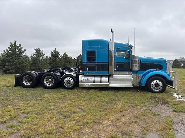 Image of Kenworth W900 equipment image 3