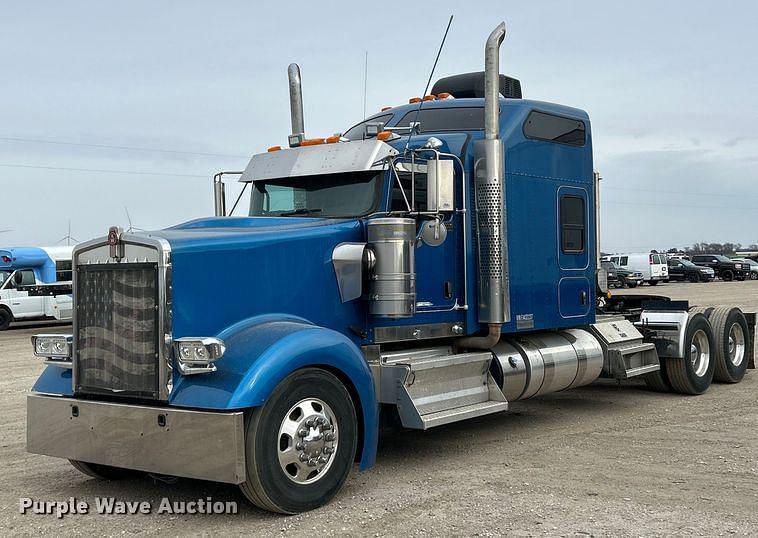 Image of Kenworth W900 Primary image