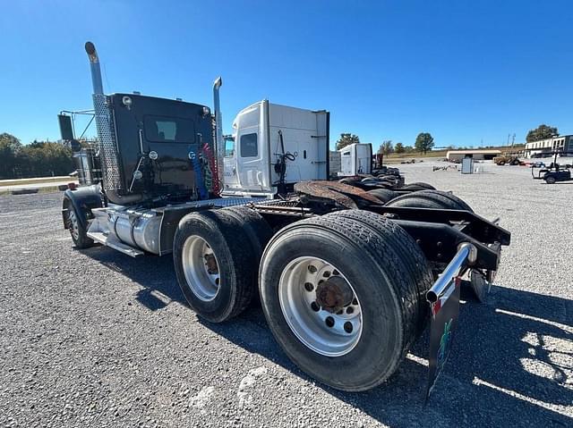 Image of Kenworth W900 equipment image 3