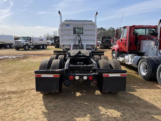 Image of Kenworth W900L equipment image 2