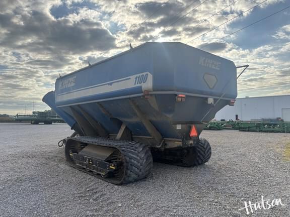 Image of Kinze 1100 equipment image 2