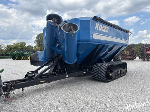 Image of Kinze 1100 equipment image 2