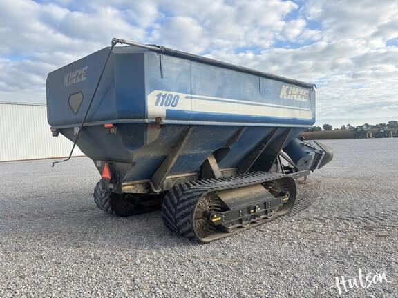 Image of Kinze 1100 equipment image 3