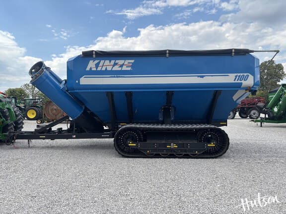 Image of Kinze 1100 equipment image 3