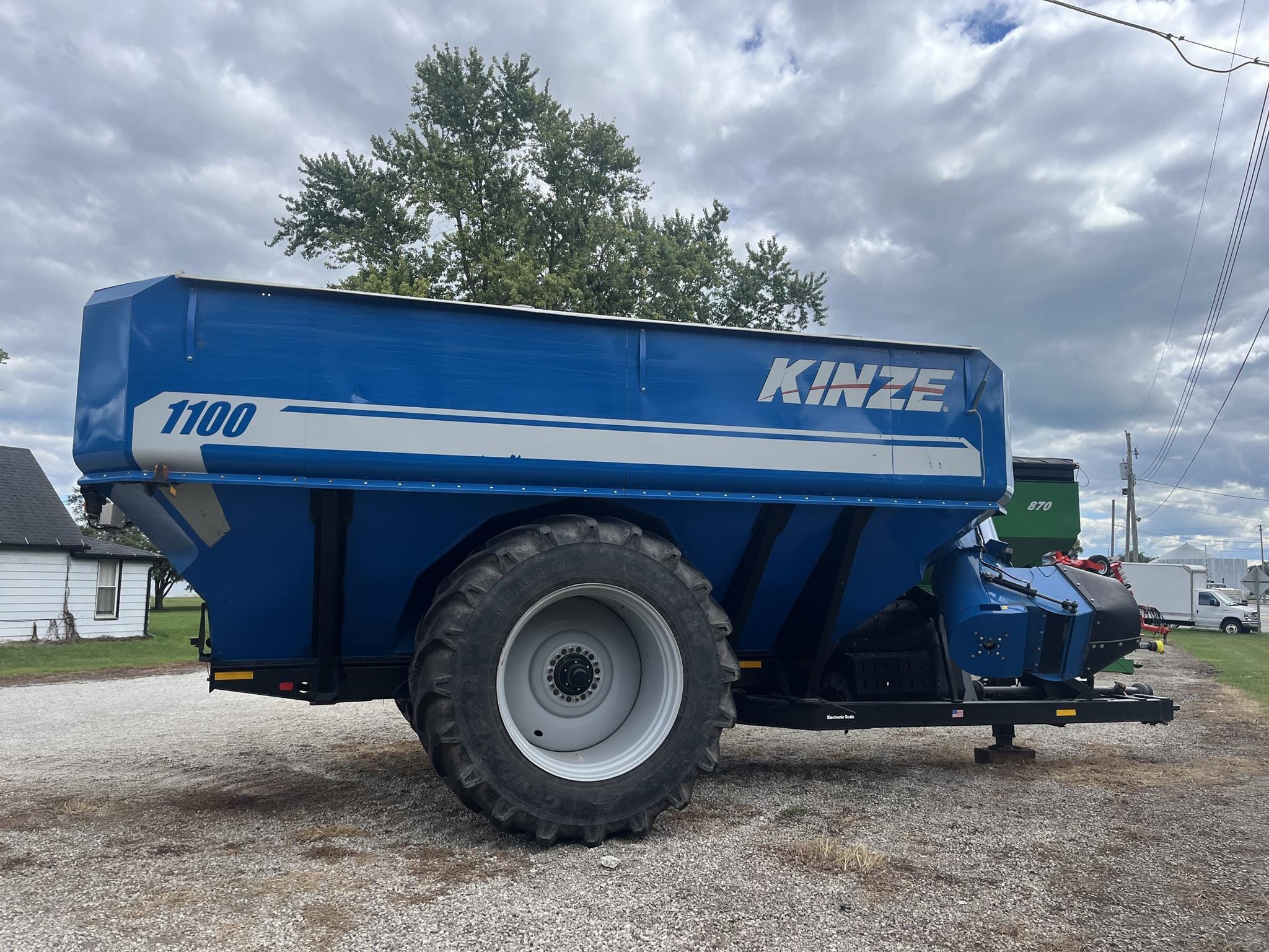 2015 Kinze 1100 Equipment Image0