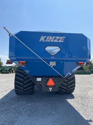 Image of Kinze 1300 equipment image 3