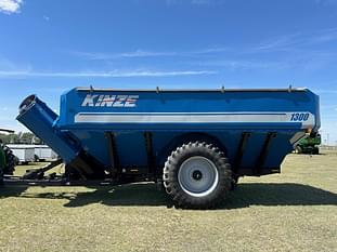 2015 Kinze 1300 Equipment Image0