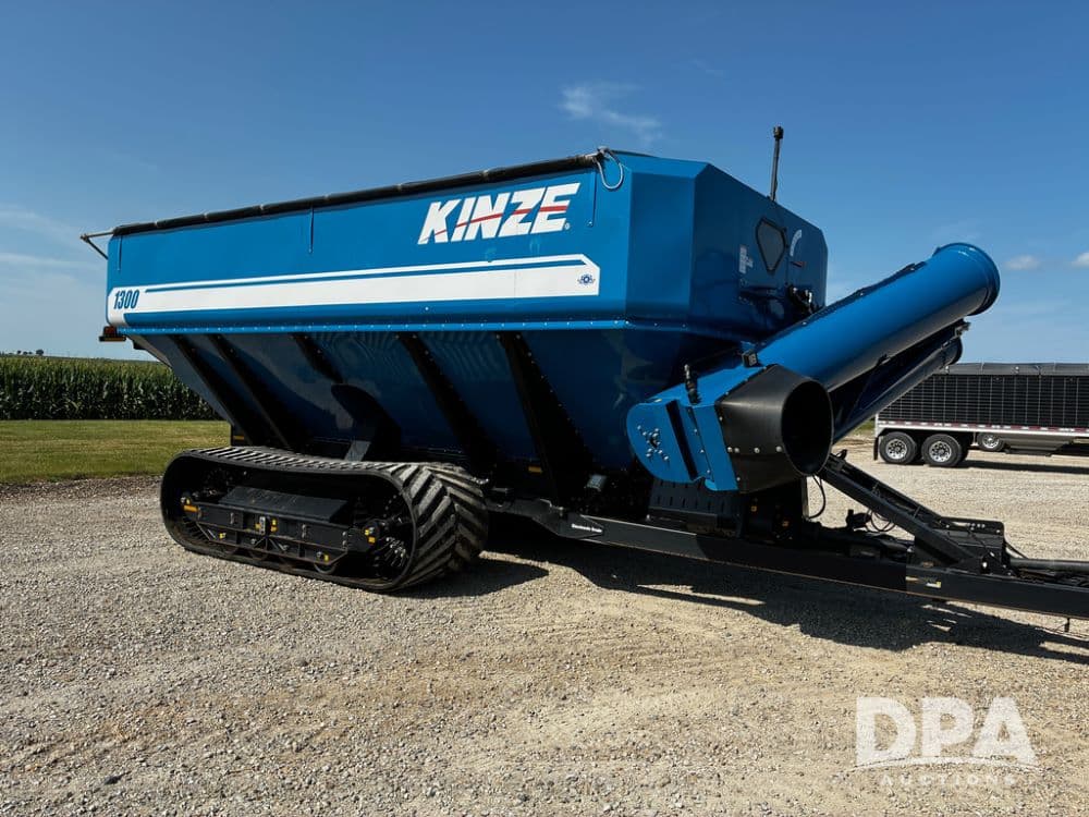 Image of Kinze 1300 Primary image
