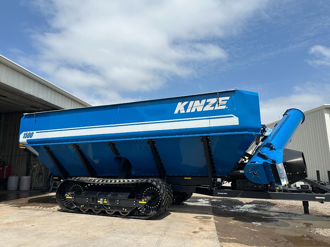 Image of Kinze 1500 Image 1