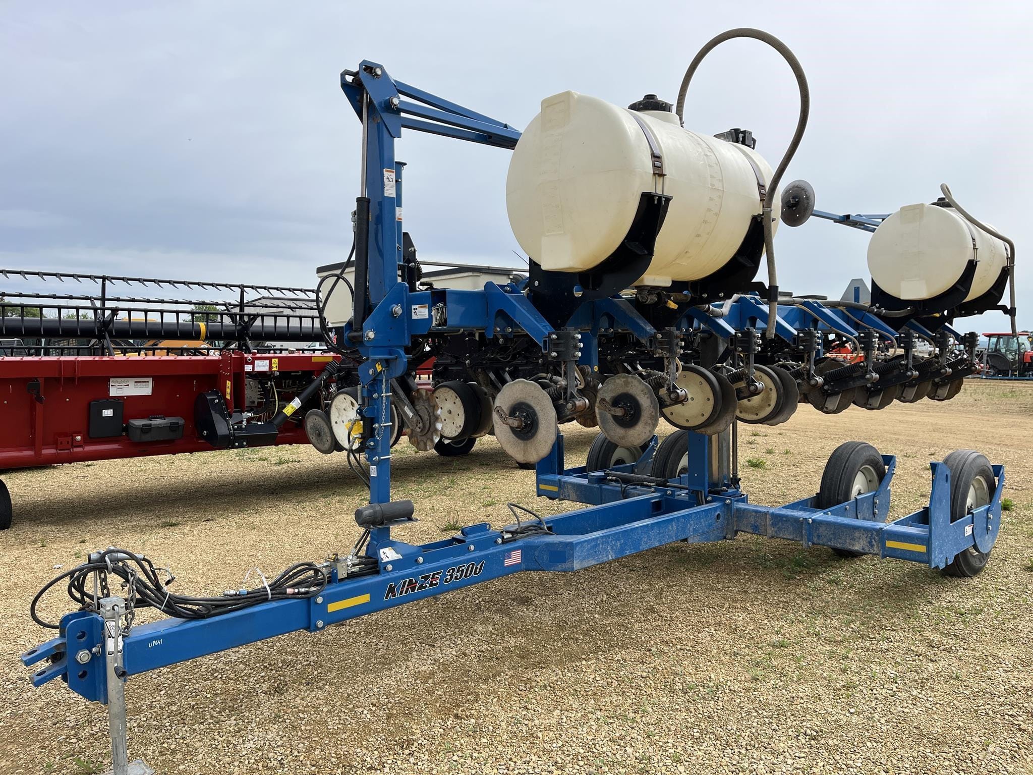 2015 Kinze 3500 Equipment Image0