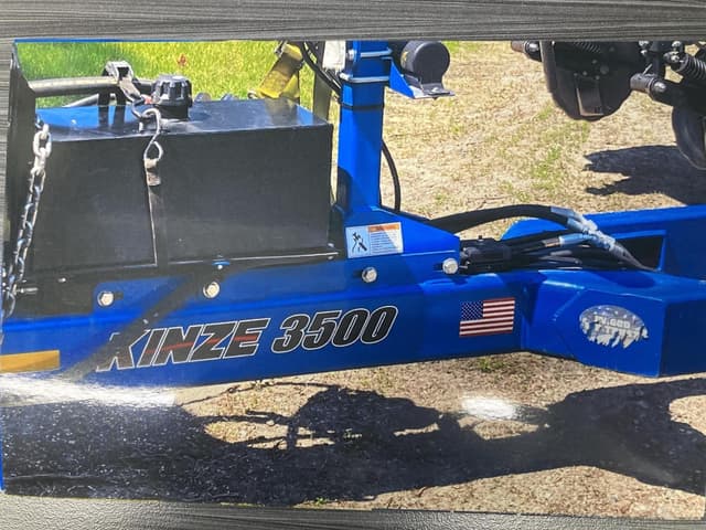 Image of Kinze 3500 equipment image 3