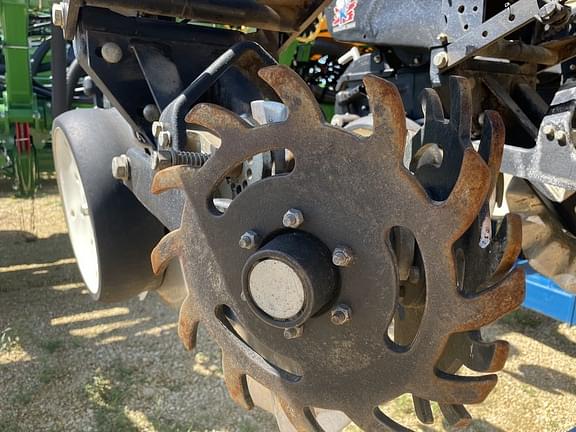 Image of Kinze 3500 equipment image 3