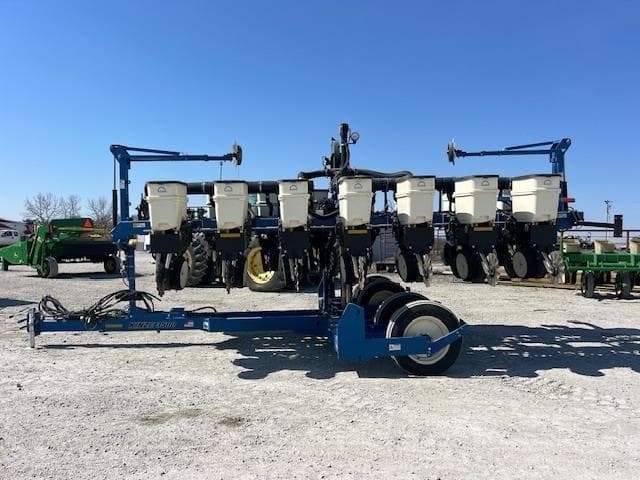 Image of Kinze 3500 equipment image 2