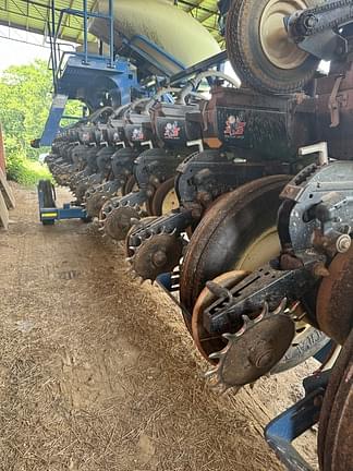 Image of Kinze 3600 equipment image 1
