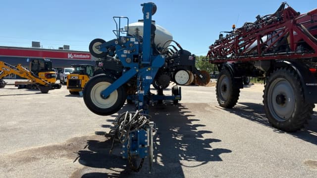 Image of Kinze 3600 equipment image 2