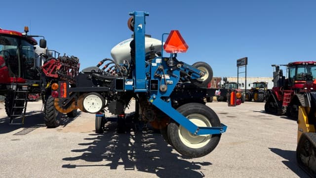 Image of Kinze 3600 equipment image 4