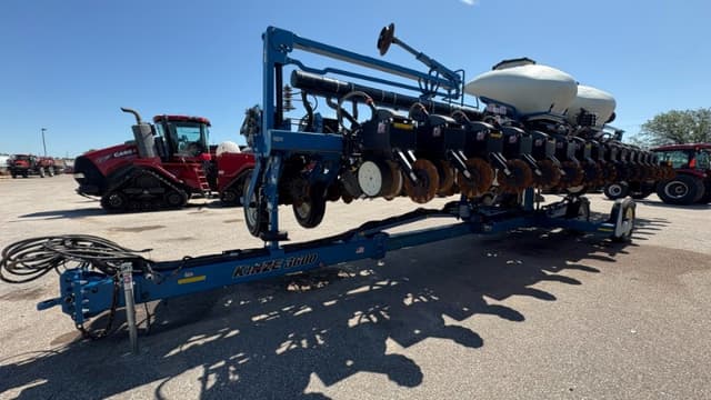 Image of Kinze 3600 equipment image 1