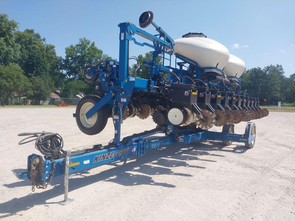 Image of Kinze 3600 Primary image