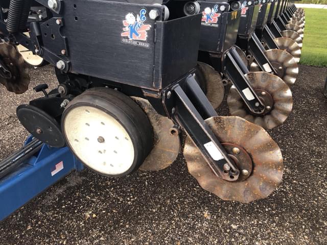Image of Kinze 3600ASD equipment image 4
