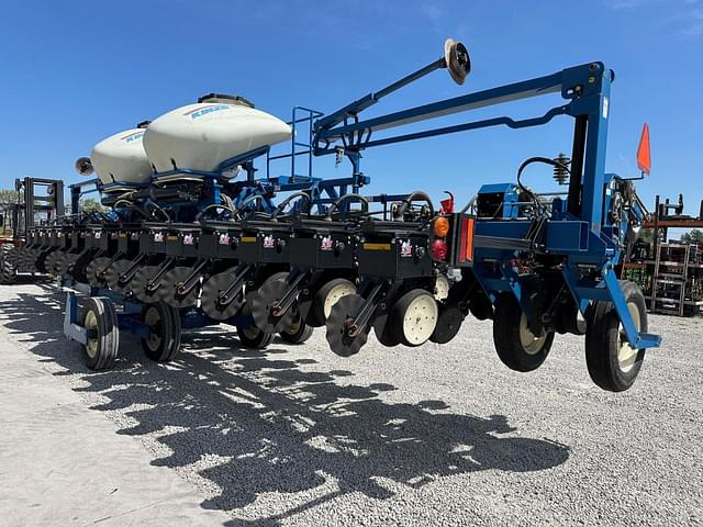 Image of Kinze 3600ASD equipment image 4