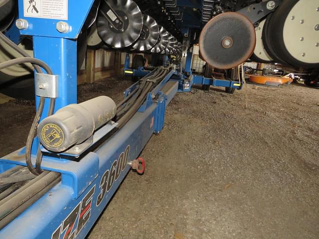 Image of Kinze 3600ASD equipment image 3
