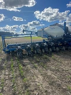 Image of Kinze 3660 equipment image 3