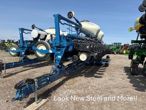 2015 Kinze 3660 Image