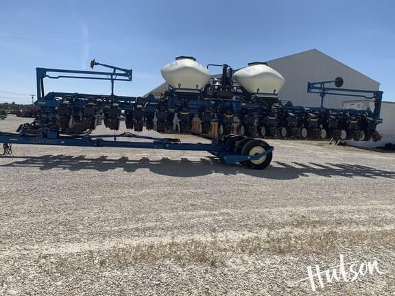 Image of Kinze 3660 equipment image 3