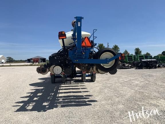 Image of Kinze 3660 equipment image 4