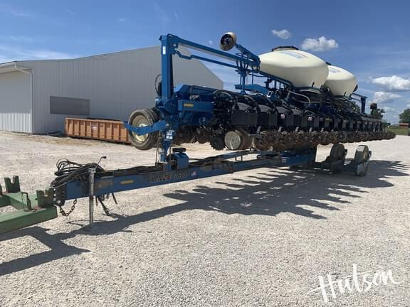 Image of Kinze 3660 equipment image 1