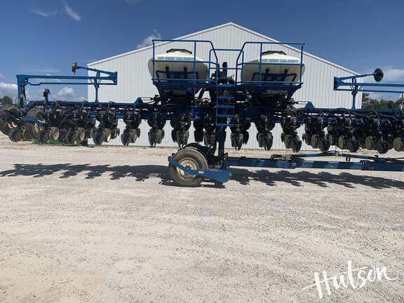 Image of Kinze 3660 equipment image 4