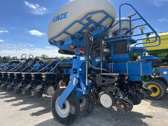 Image of Kinze 4900 equipment image 2