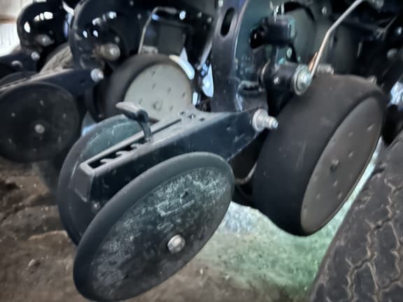 Image of Kinze 4900 equipment image 4