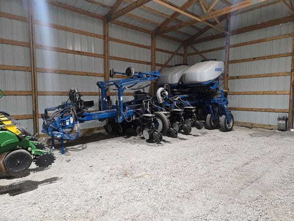 2015 Kinze 4900 Equipment Image0