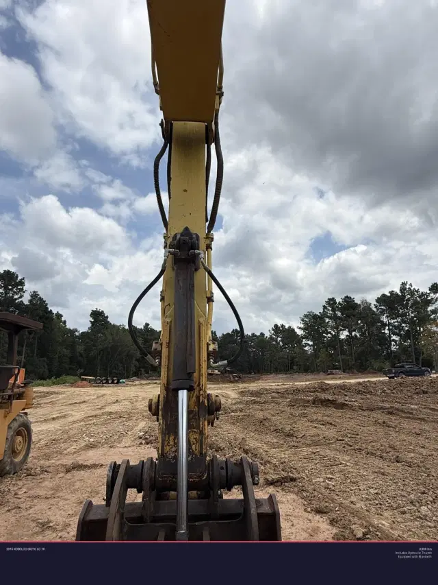 Image of Kobelco SK210LC-10 equipment image 3