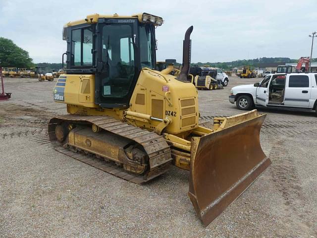 Image of Komatsu D39EX-23 equipment image 1