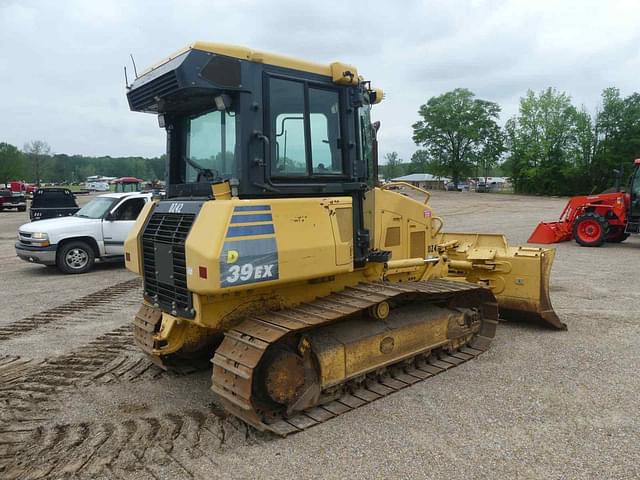 Image of Komatsu D39EX-23 equipment image 2