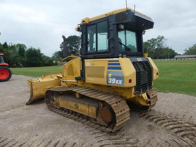 Image of Komatsu D39EX-23 equipment image 3