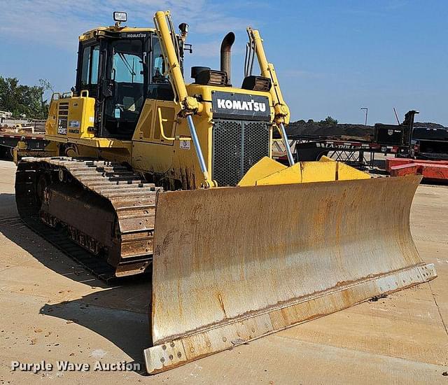 Image of Komatsu D65PX-18 equipment image 2