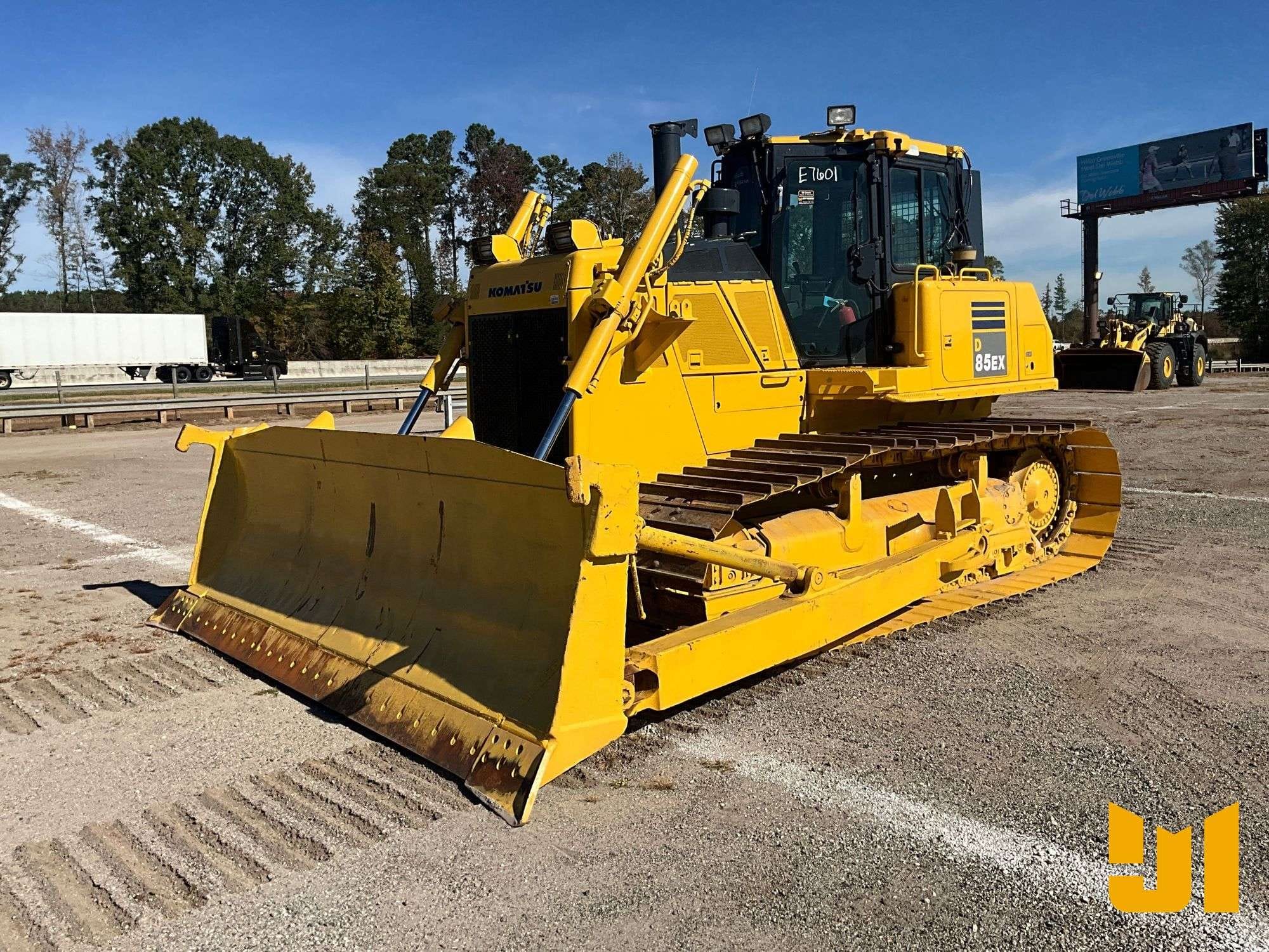 2015 Komatsu D85PX-18 Equipment Image0