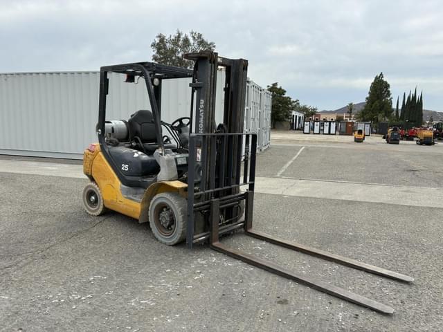 Image of Komatsu FG25HT-16 equipment image 1