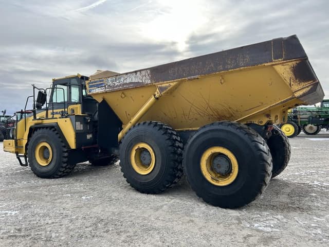 Image of Komatsu HM400 equipment image 4