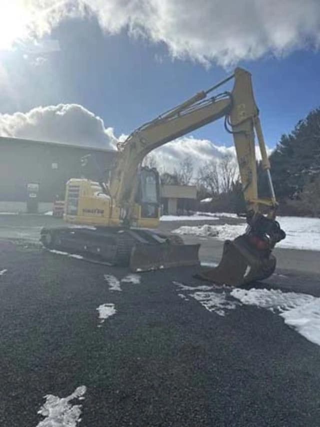 Image of Komatsu PC138USLC-10 equipment image 4