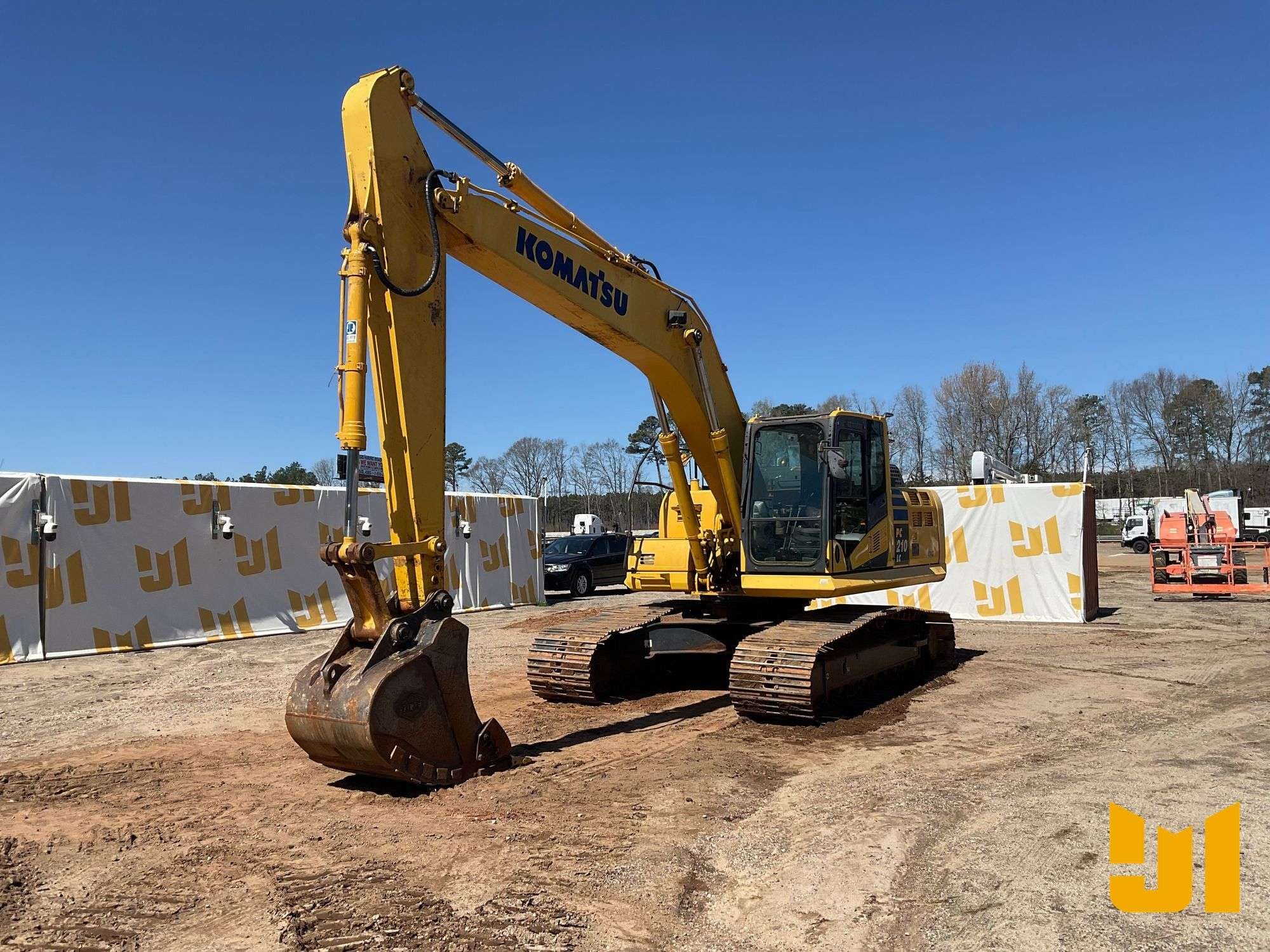 2015 Komatsu PC210LC-10 Equipment Image0