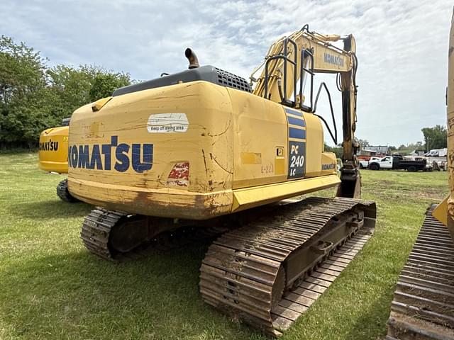 Image of Komatsu PC240LC equipment image 3