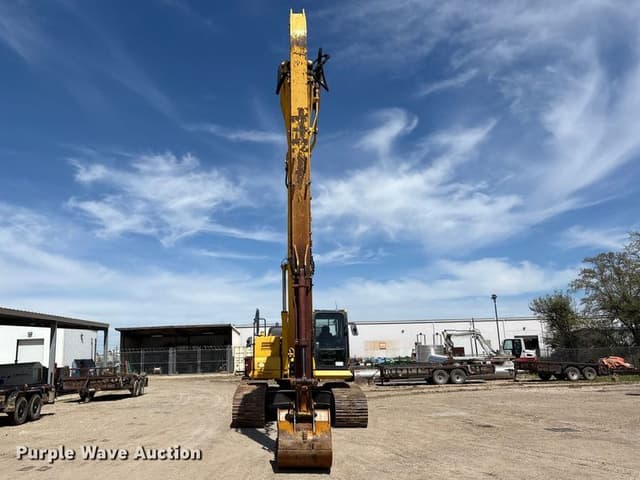 Image of Komatsu PC240LC equipment image 1