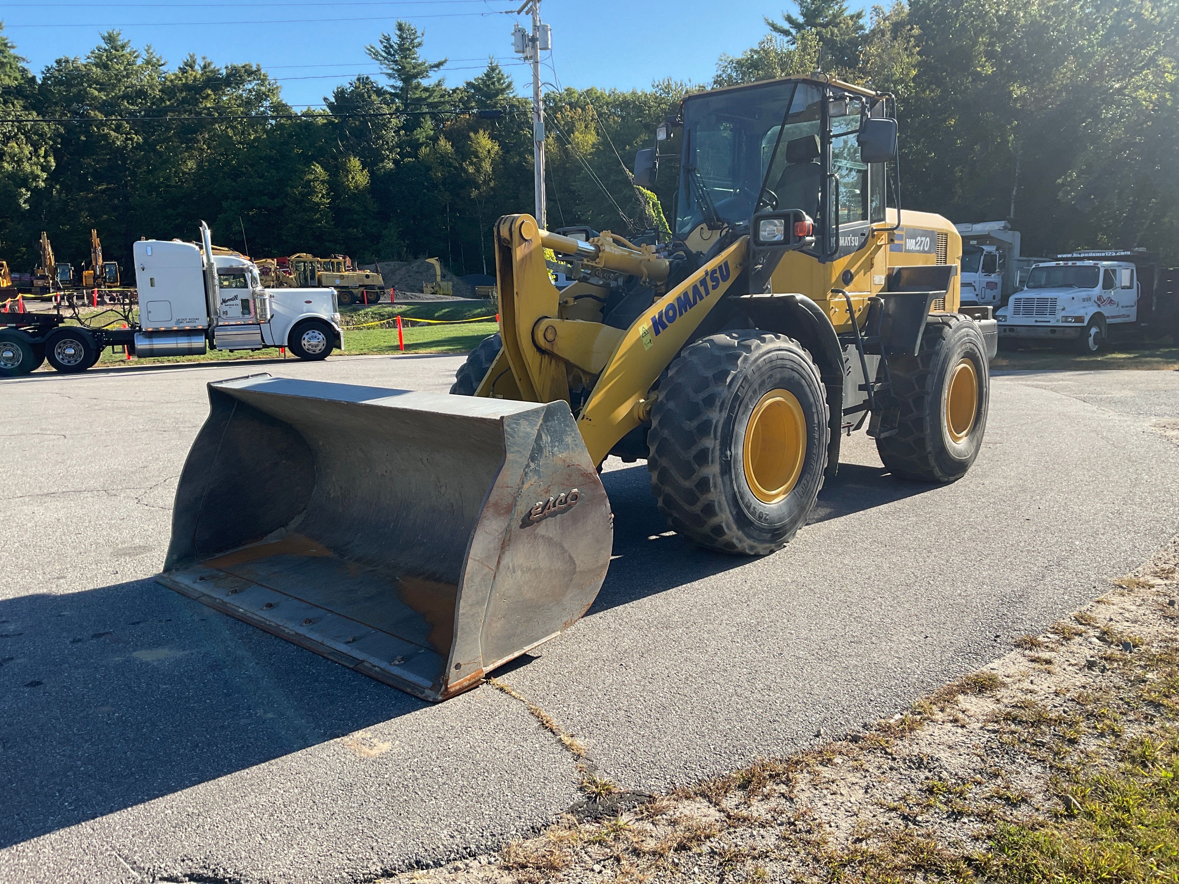 2015 Komatsu WA270 Equipment Image0