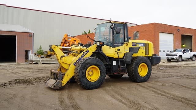 Image of Komatsu WA320-8 equipment image 1