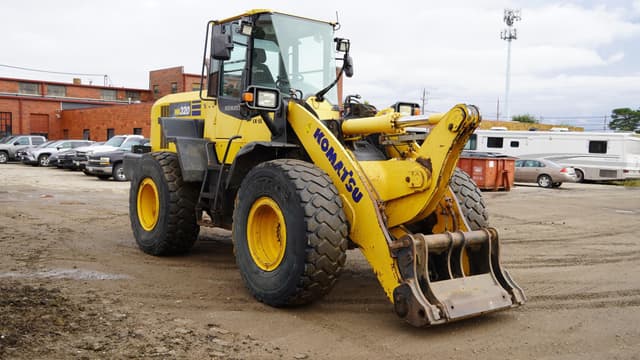Image of Komatsu WA320-8 equipment image 3